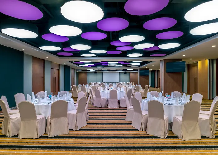 Novotel On Siam Square - SHA Extra Plus Certified